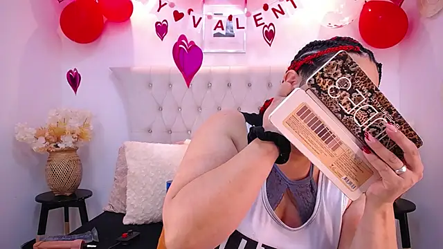 MIchelMomet online show from February 2025 01:01:01 PM