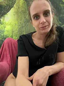 LadyChantale online show from January 2025 04:48:02 PM