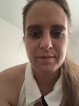 LadyChantale online show from June 2026 06:52:02 AM