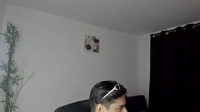 Snapshot of Giordano_Russo chatting on December 2024 02:09:01 AM Giordano Russo online show from December 2024 02:09:01 AM
