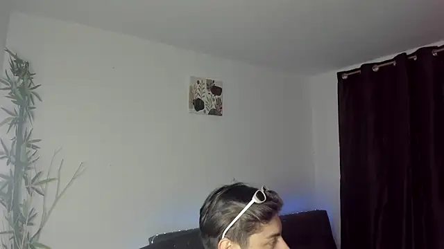 Snapshot of Giordano_Russo chatting on December 2024 04:37:02 AM Giordano Russo online show from December 2024 04:37:02 AM