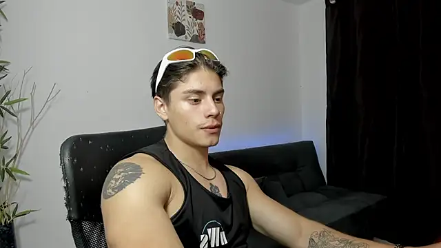 Snapshot of Giordano_Russo chatting on December 2024 02:52:01 AM Giordano Russo online show from December 2024 02:52:01 AM