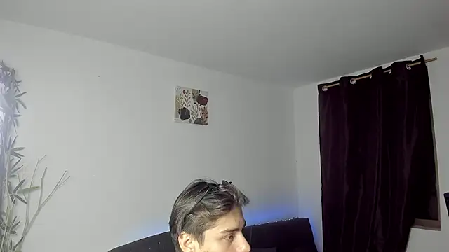 Snapshot of Giordano_Russo chatting on December 2024 04:31:02 AM Giordano Russo online show from December 2024 04:31:02 AM