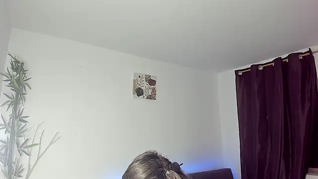 Snapshot of Giordano_Russo chatting on December 2024 11:16:01 PM Giordano Russo online show from December 2024 11:16:01 PM