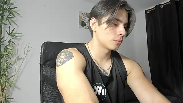 Snapshot of Giordano_Russo chatting on January 2025 04:44:01 AM Giordano Russo online show from January 2025 04:44:01 AM