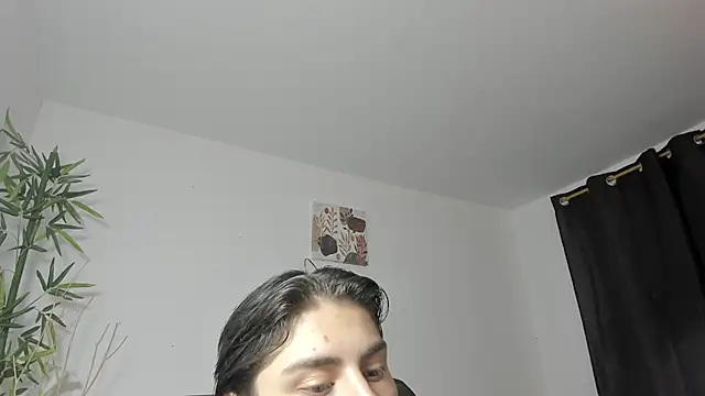 Snapshot of Giordano_Russo chatting on January 2025 02:35:02 AM Giordano Russo online show from January 2025 02:35:02 AM