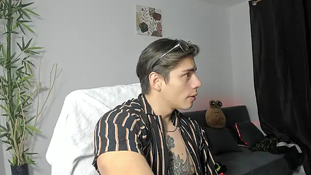 Snapshot of Giordano_Russo chatting on January 2025 01:53:02 AM Giordano Russo online show from January 2025 01:53:02 AM