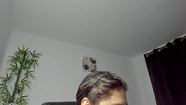 Snapshot of Giordano_Russo chatting on January 2025 01:16:02 AM Giordano Russo online show from January 2025 01:16:02 AM