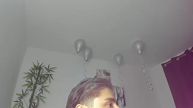 Snapshot of Giordano_Russo chatting on January 2025 02:25:01 AM Giordano Russo online show from January 2025 02:25:01 AM