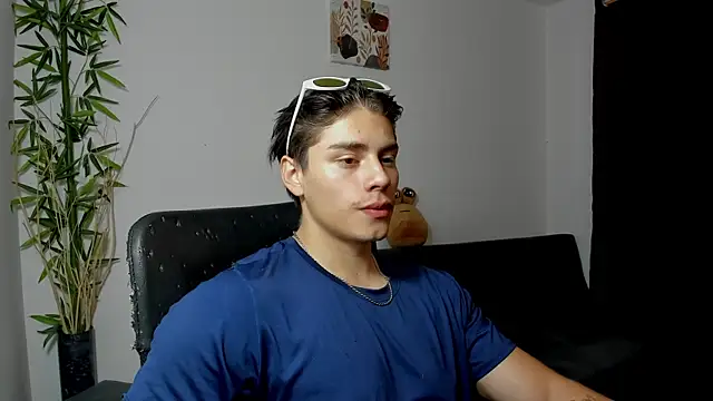 Snapshot of Giordano_Russo chatting on February 2025 02:50:01 AM Giordano Russo online show from February 2025 02:50:01 AM