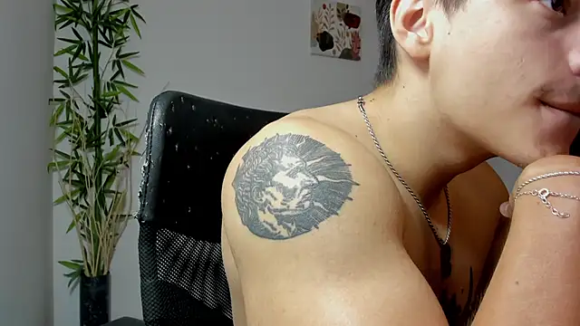 Snapshot of Giordano_Russo chatting on February 2025 05:25:02 PM Giordano Russo online show from February 2025 05:25:02 PM