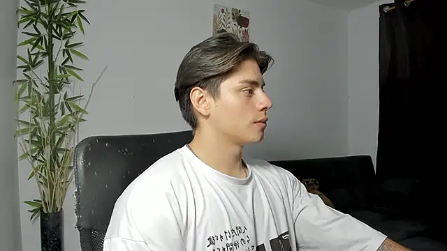 Snapshot of Giordano_Russo chatting on February 2025 05:46:02 AM Giordano Russo online show from February 2025 05:46:02 AM