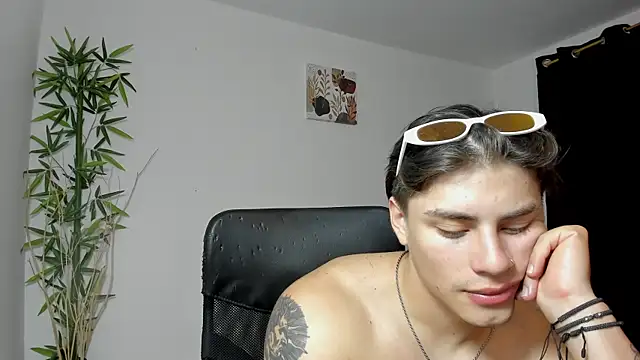 Snapshot of Giordano_Russo chatting on March 2025 05:50:02 AM Giordano Russo online show from March 2025 05:50:02 AM
