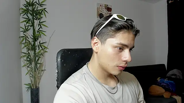 Snapshot of Giordano_Russo chatting on March 2025 02:30:02 AM Giordano Russo online show from March 2025 02:30:02 AM