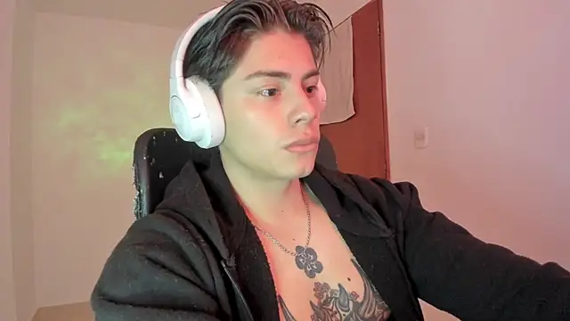 Snapshot of Giordano_Russo chatting on September 2025 04:28:02 PM Giordano Russo online show from September 2025 04:28:02 PM