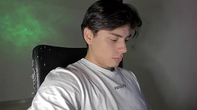 Snapshot of Giordano_Russo chatting on September 2025 11:05:02 PM Giordano Russo online show from September 2025 11:05:02 PM