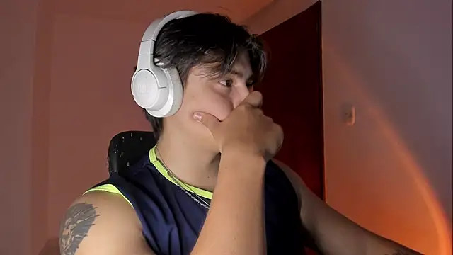 Giordano Russo online show from November 2025 04:35:01 AM