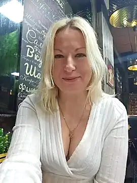 Snapshot of Arina_smiles chatting on January 2025 06:35:01 PM Arina smiles online show from January 2025 06:35:01 PM