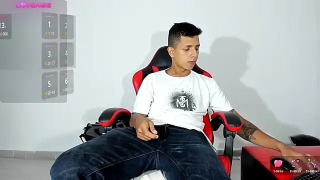 Snapshot of boy_bigcock24cm chatting on March 2025 11:18:02 AM boy bigcock24cm online show from March 2025 11:18:02 AM