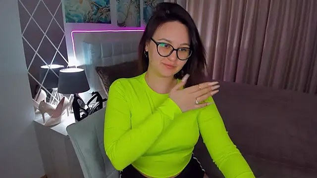 Snapshot of EsterLogan chatting on January 2025 11:13:01 AM EsterLogan online show from January 2025 11:13:01 AM