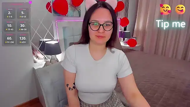 Snapshot of EsterLogan chatting on March 2025 09:22:01 AM EsterLogan online show from March 2025 09:22:01 AM