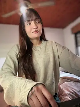 Snapshot of LunaXuan chatting on June 2026 08:33:01 PM LunaXuan online show from June 2026 08:33:01 PM
