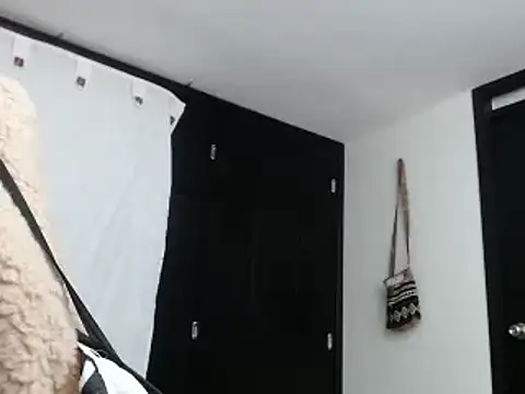 Sonialorens  online show from December 2024 09:11:01 PM