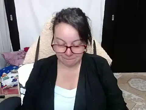 Sonialorens  online show from December 2024 01:12:01 PM