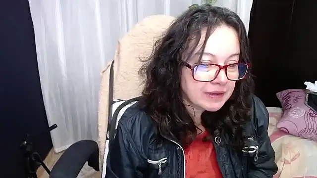 Sonialorens  online show from January 2025 12:37:01 PM