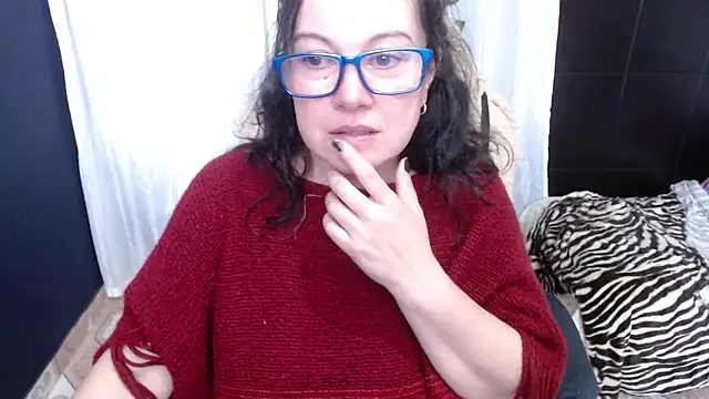 Sonialorens  online show from January 2025 06:28:01 PM