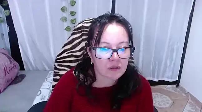 Sonialorens  online show from February 2025 03:09:02 PM