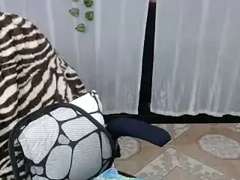 Sonialorens  online show from February 2025 08:10:01 PM