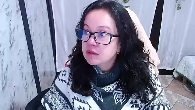 Sonialorens  online show from March 2025 12:34:01 PM