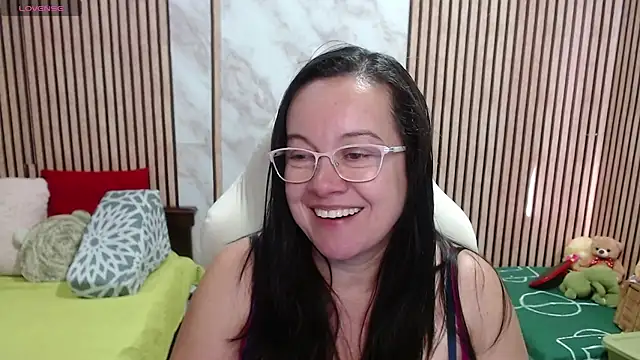 Sonialorens  online show from July 2026 08:11:02 PM