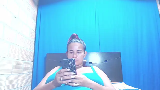 Snapshot of isabella_dirty69 chatting on January 2025 08:33:01 AM isabella dirty69 online show from January 2025 08:33:01 AM