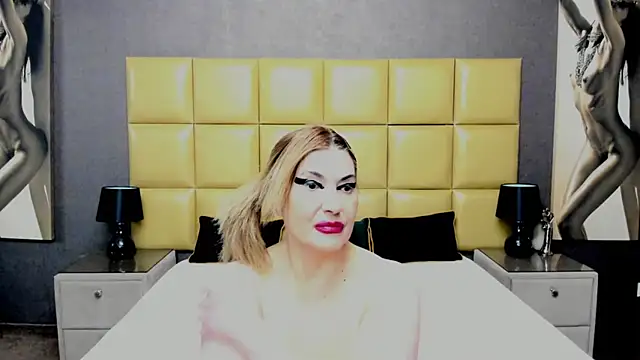 Snapshot of KiraLeila chatting on February 2025 06:24:01 PM KiraLeila online show from February 2025 06:24:01 PM
