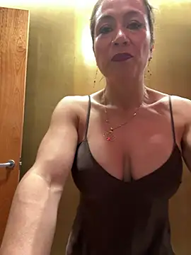 Snapshot of angelitasexy81 chatting on July 2026 09:35:02 AM angelitasexy81 online show from July 2026 09:35:02 AM