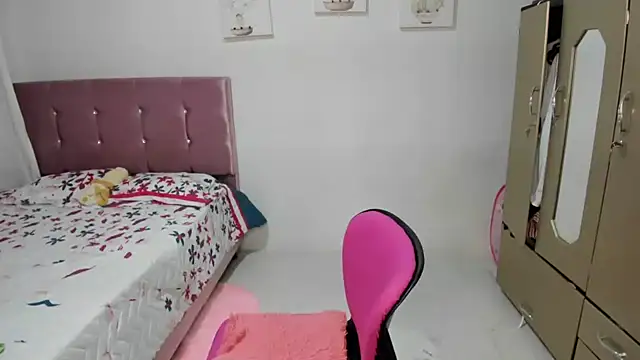 venuxwilliam online show from December 2024 05:04:02 AM