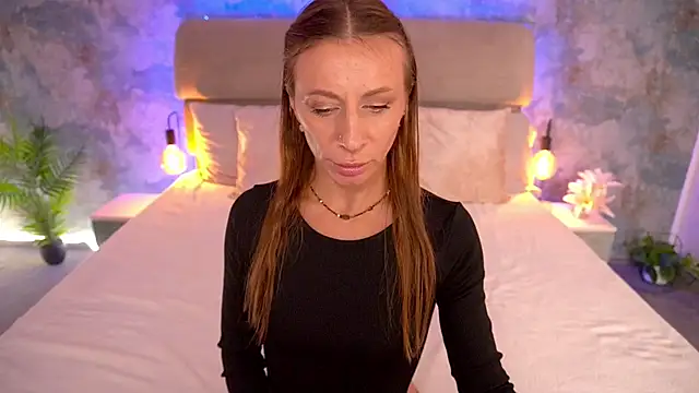 MirandaHobbs online show from October 2025 07:08:01 AM