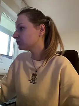 MaryHiggins online show from November 2025 01:13:02 PM