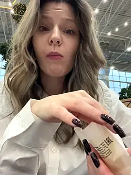 MaryHiggins online show from December 2025 11:37:01 AM