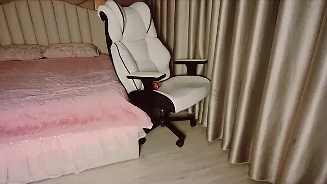 Girl  Funny online show from December 2024 08:04:02 PM
