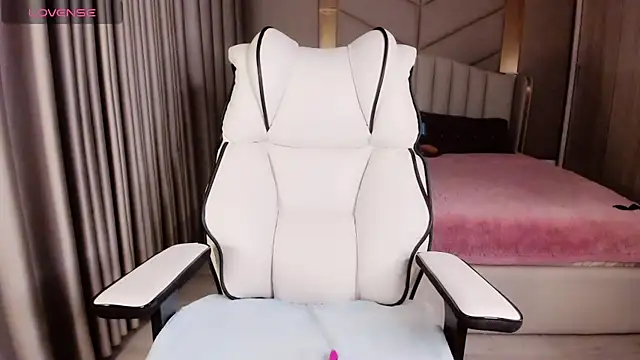 Girl  Funny online show from January 2026 08:34:02 PM