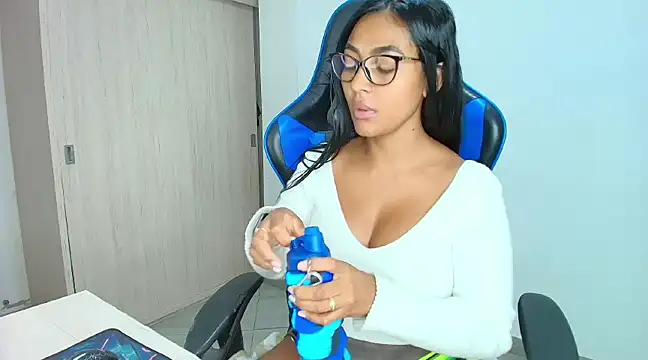 sophiax-x online show from December 2024 12:05:02 PM