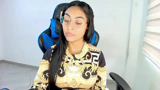 sophiax-x online show from February 2026 03:52:02 PM