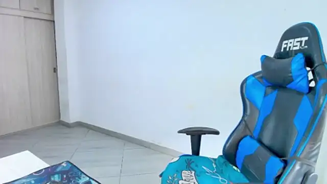 sophiax-x online show from February 2026 04:36:02 PM