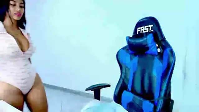 sophiax-x online show from March 2026 08:28:01 AM