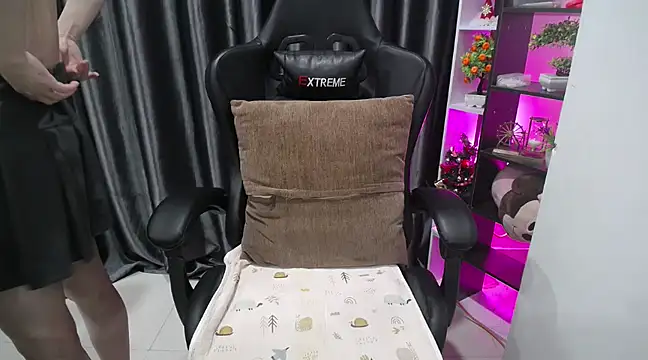 Yuki-yio online show from March 2025 01:21:01 AM