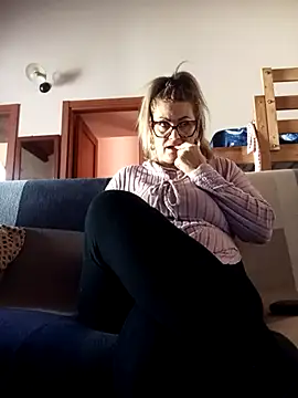 CRHYSTEL online show from October 2025 11:06:02 AM