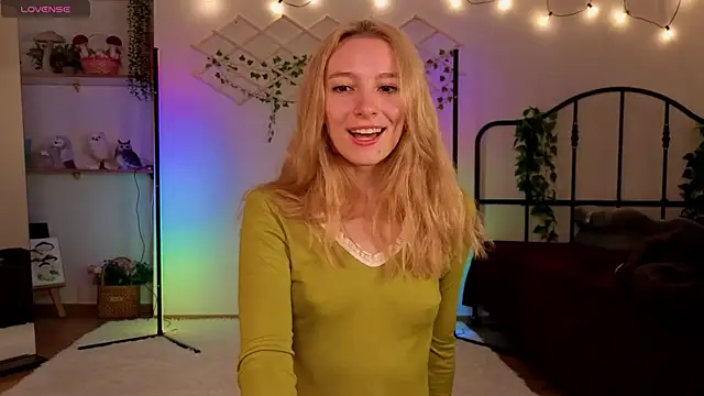 Snapshot of berrry_girl chatting on May 2026 05:27:02 AM berrry girl online show from May 2026 05:27:02 AM
